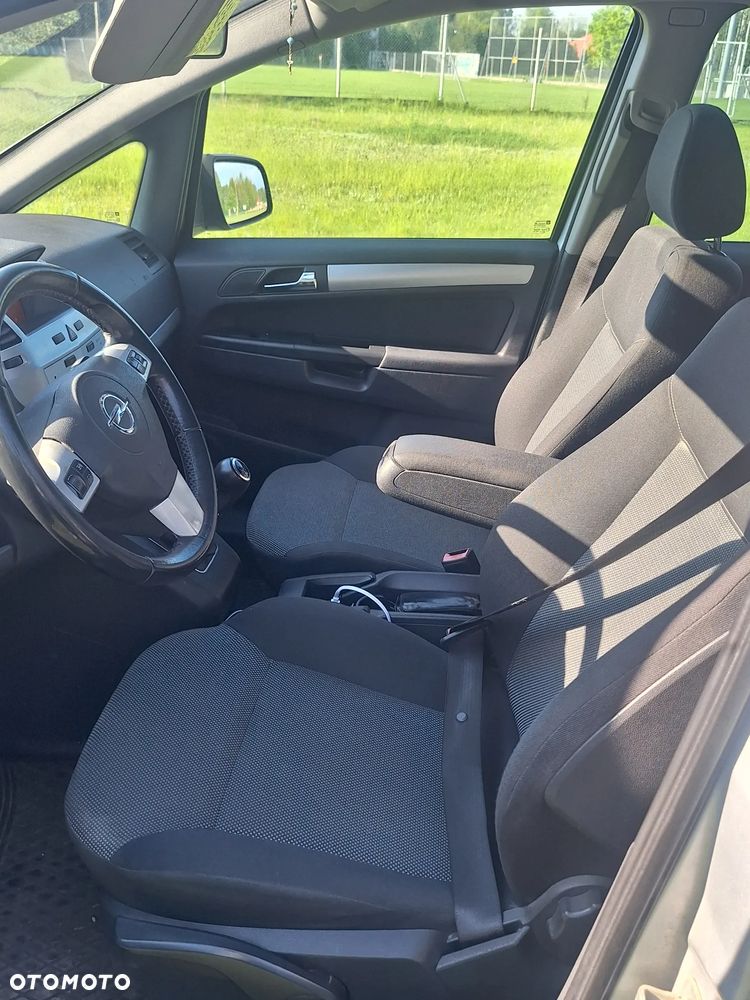 Opel Zafira 1.8 Enjoy - 10