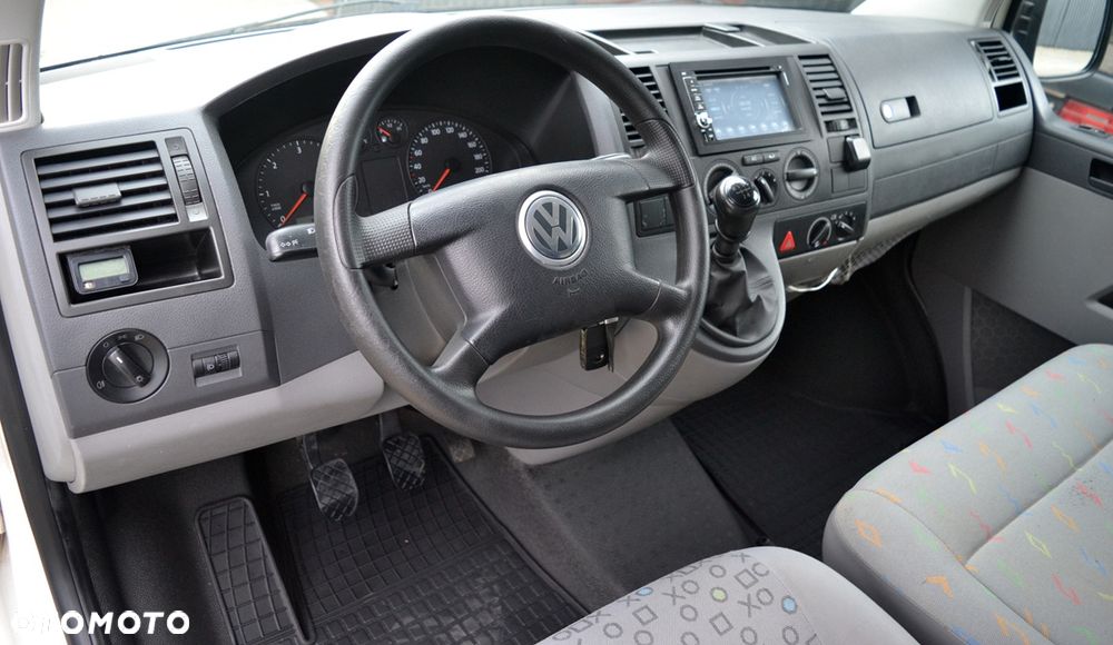 Volkswagen Transporter - 9