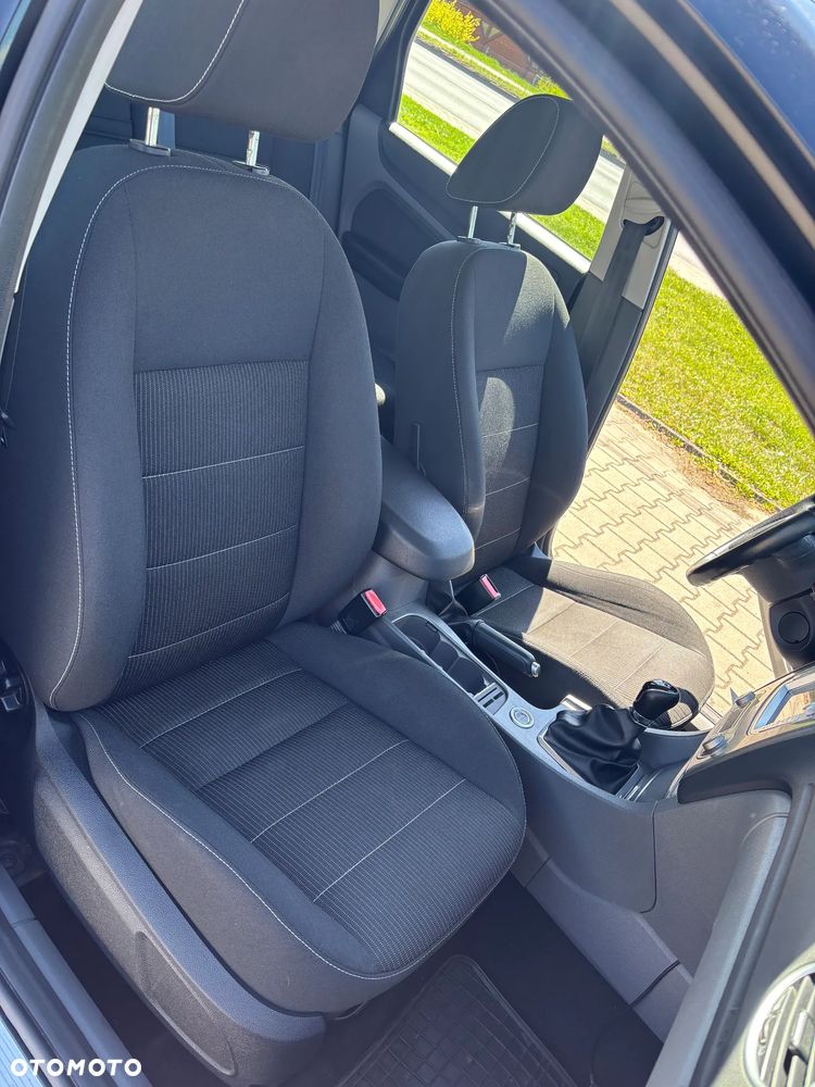 Ford Focus 2.0 16V Titanium - 14