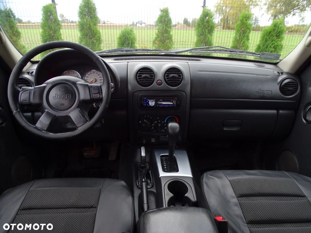 Jeep Liberty 3.7 4x4 - 9