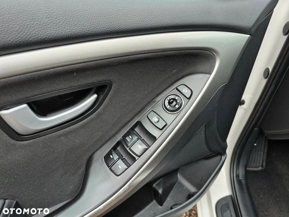 Hyundai i30 i30cw 1.4 Fifa World Cup Edition - 28