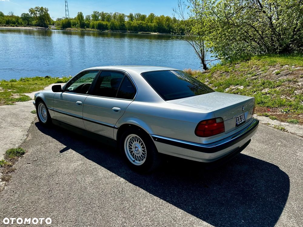 BMW Seria 7 740i V8 - 10