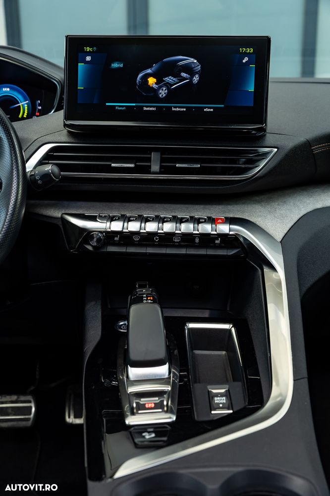 Peugeot 3008 PHEV EAT8 4X4 GT Pack - 37