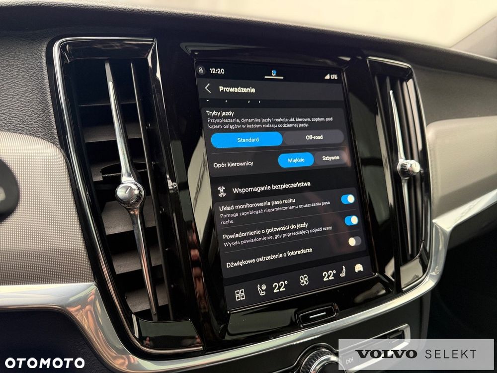 Volvo V90 Cross Country - 22