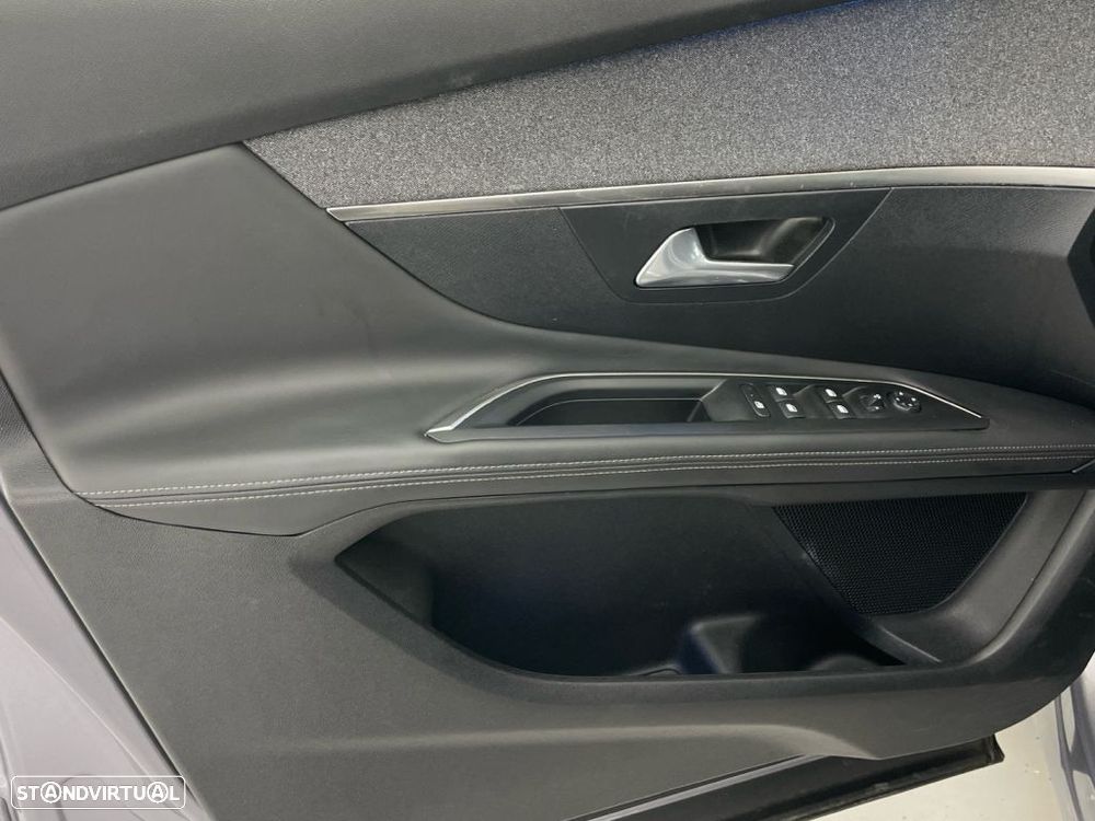 Peugeot 3008 1.2 PureTech Allure - 17