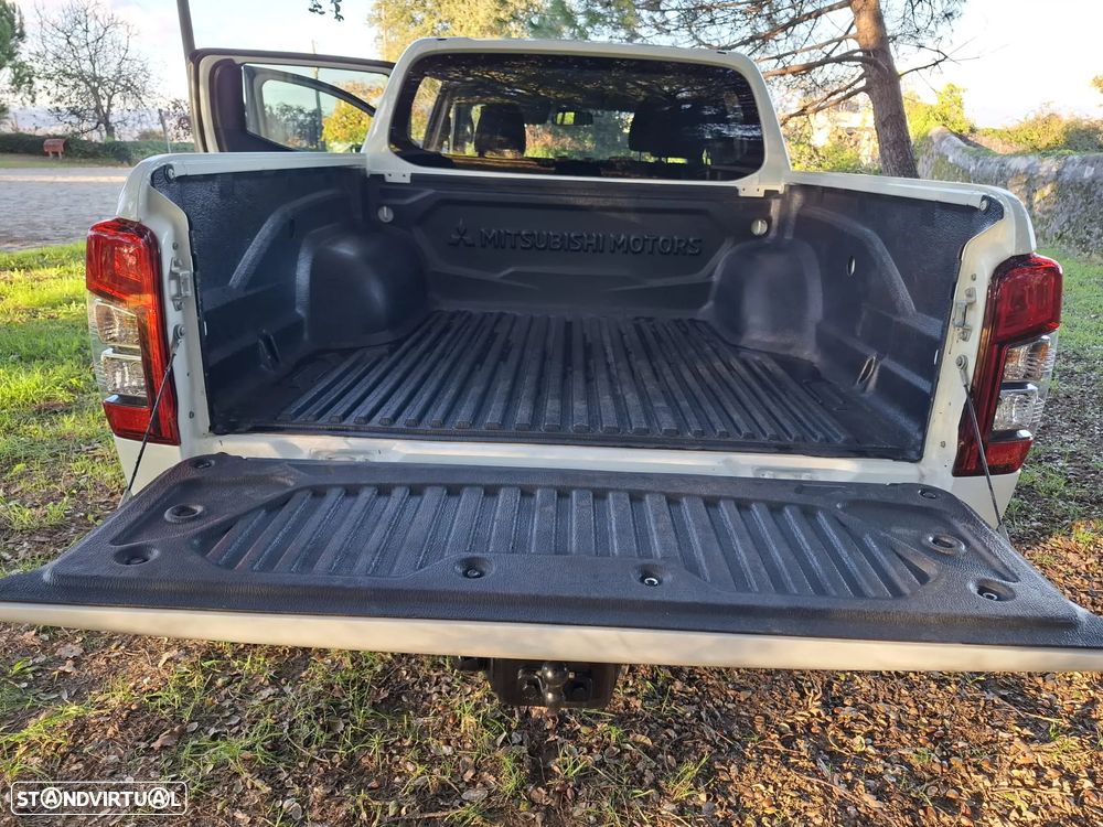 Mitsubishi L200 2.3 DI-D CD Invite 4WD - 16