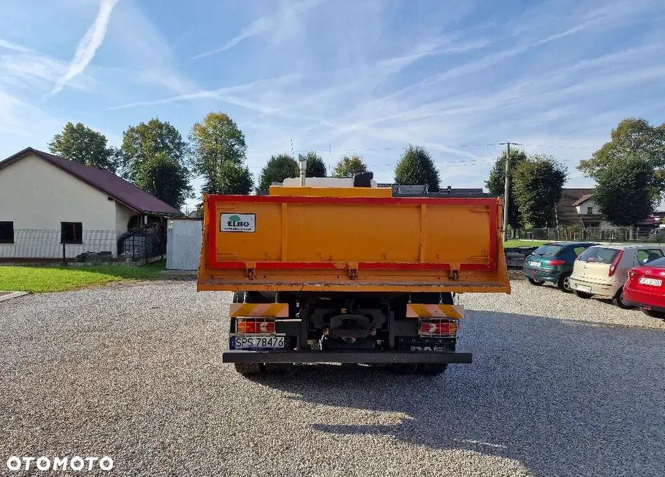 DAF LF 320 FA Day Cab 4x2 - 6