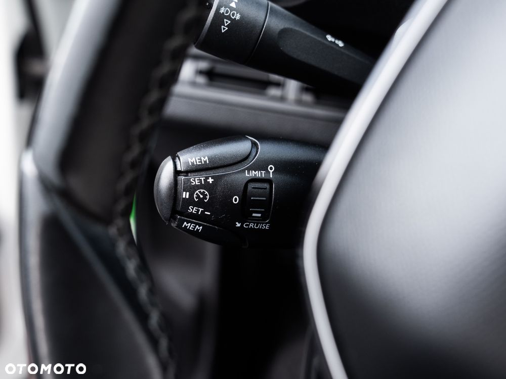 Peugeot 3008 PureTech 130 Stop & Start GPF Active Business-Paket - 34