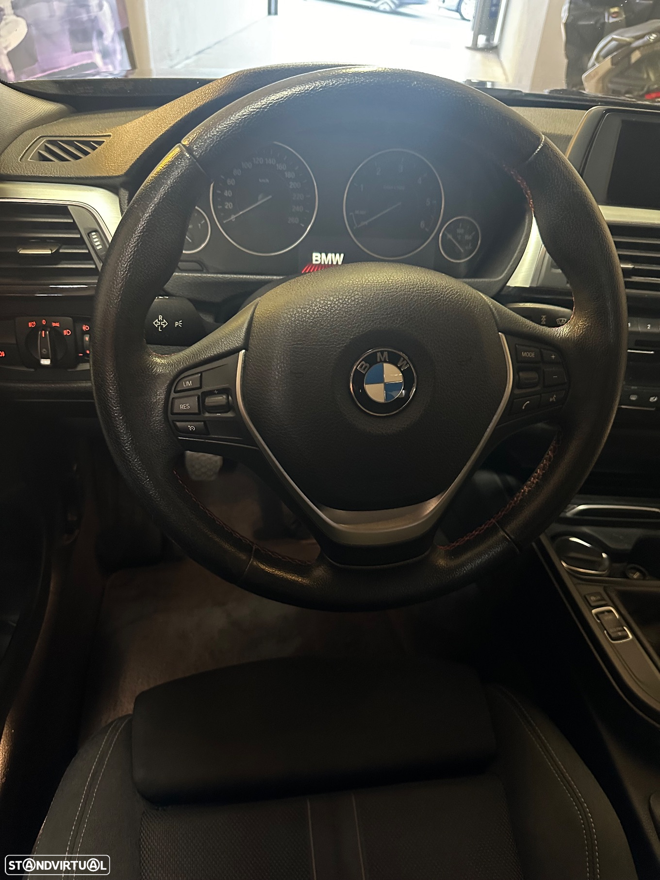 BMW 318 d Line Sport - 10
