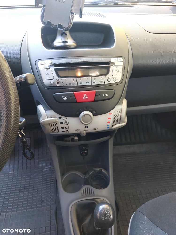 Peugeot 107 - 10