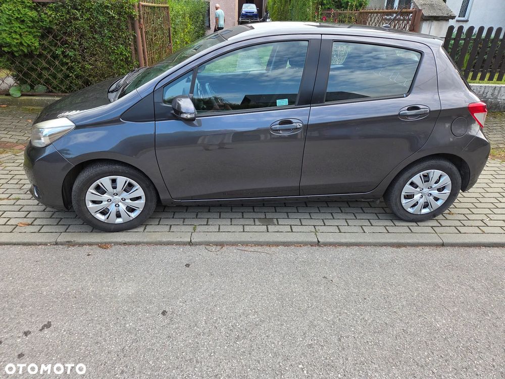Toyota Yaris 1.0 Premium - 4