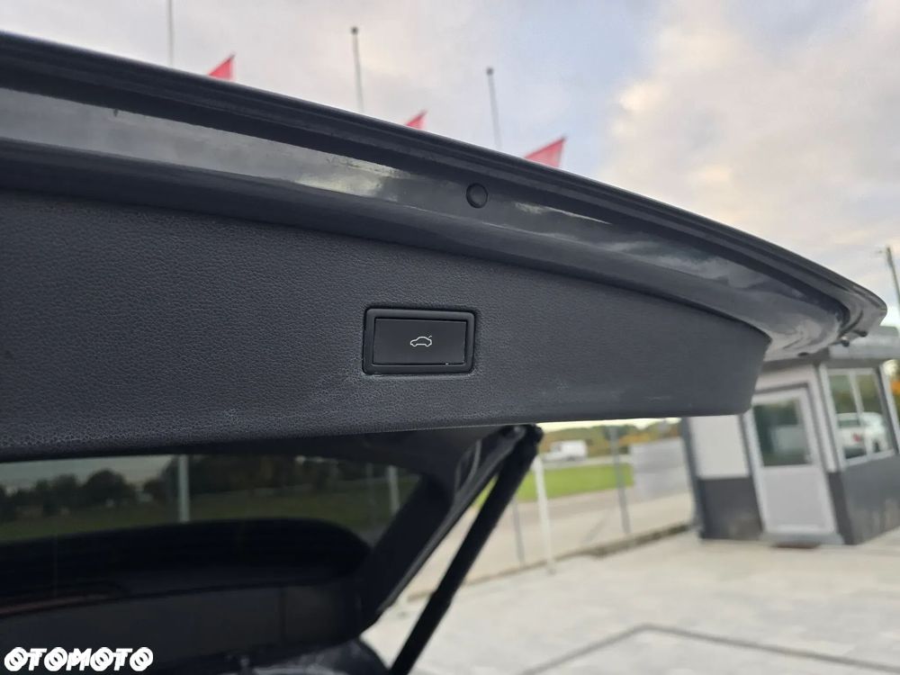 Volkswagen Tiguan 1.5 eTSI R-Line Plus DSG - 28