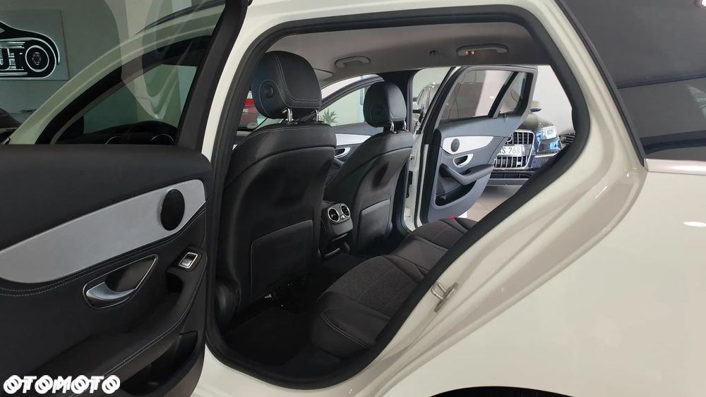 Mercedes-Benz Klasa C 200 7G-TRONIC - 28