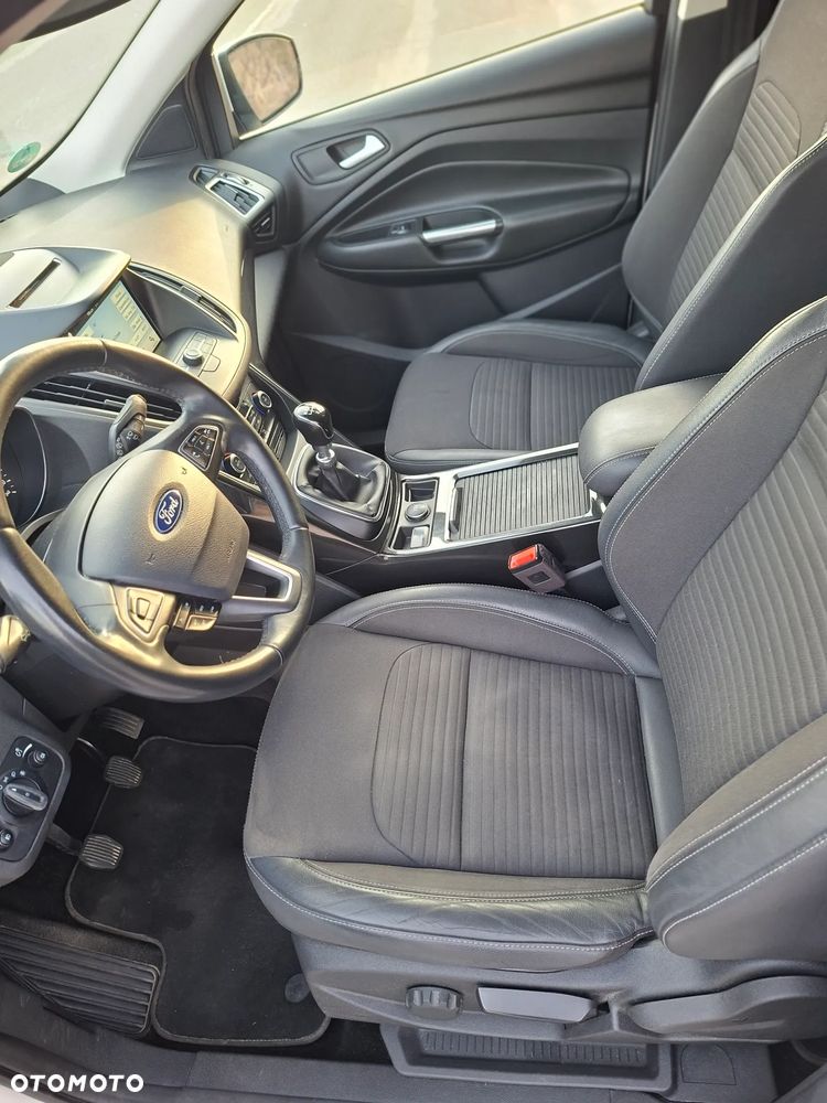 Ford Kuga 2.0 TDCi 4x4 Titanium - 25