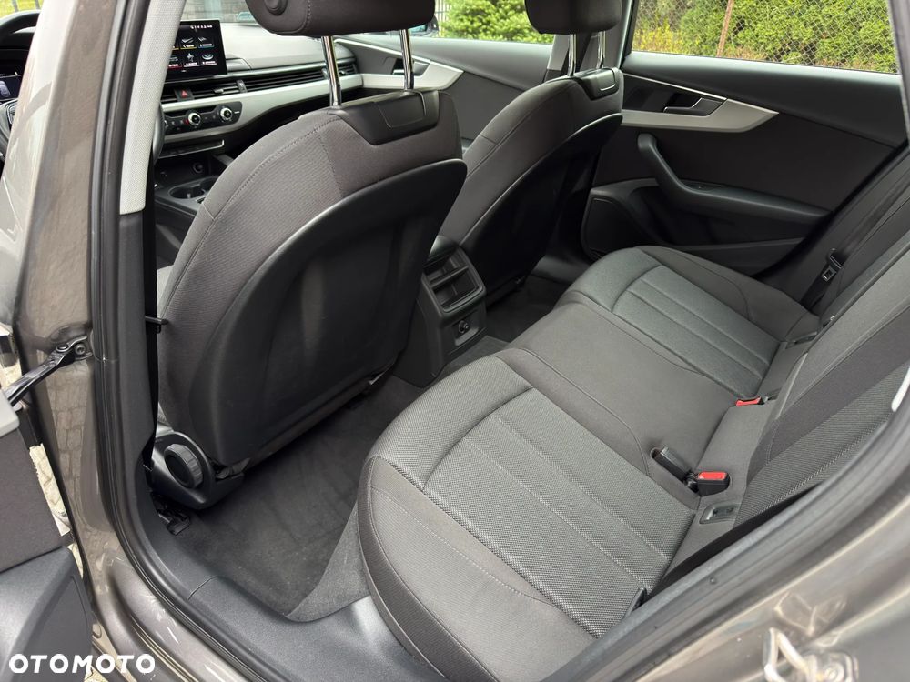 Audi A4 Avant 35 TFSI mHEV S tronic - 33