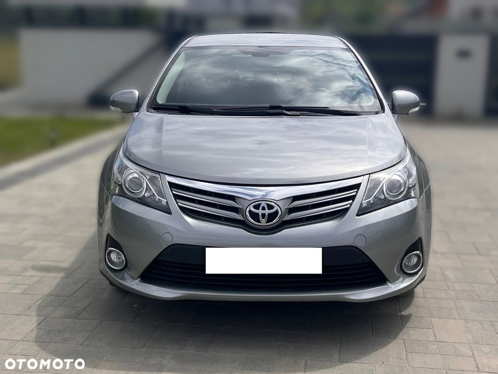 Toyota Avensis 2015 photo 2