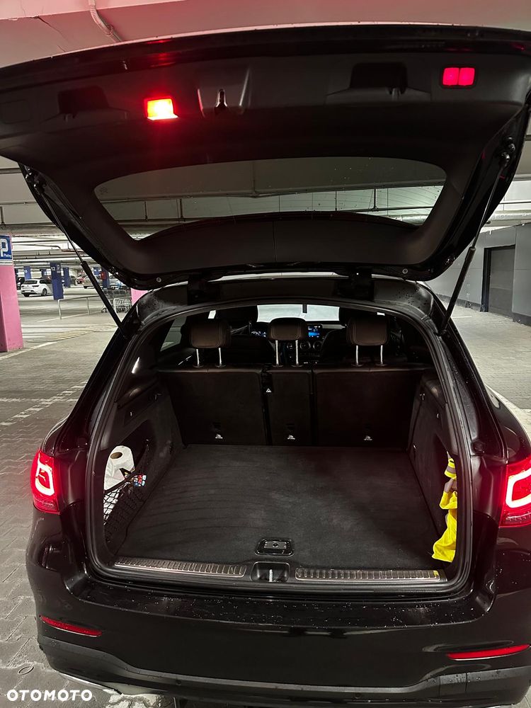 Mercedes-Benz GLC 300 4Matic 9G-TRONIC AMG Line Plus - 14