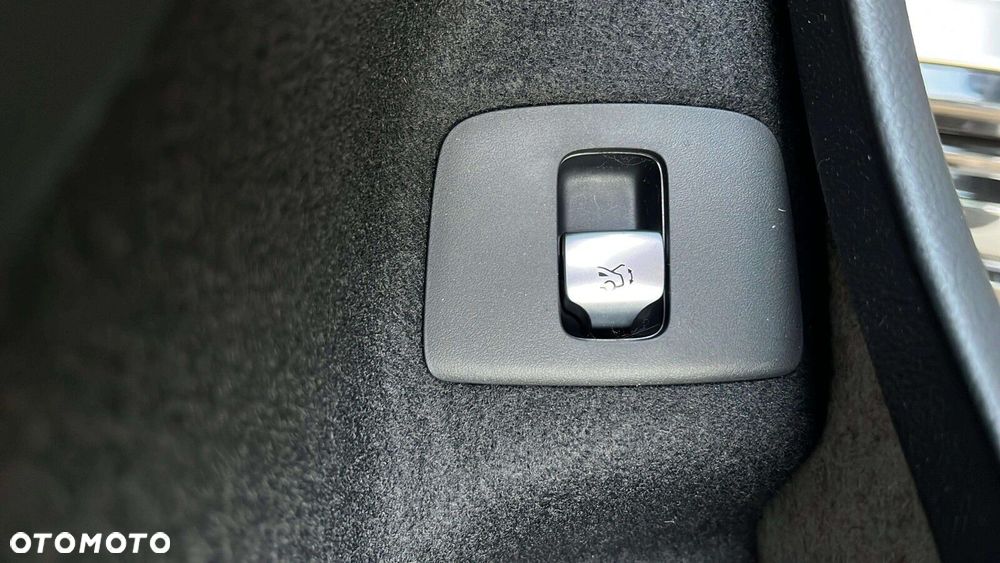 Mercedes-Benz Klasa E - 17