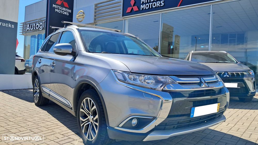 Mitsubishi Outlander 2.2 DI-D Instyle Navi - 2