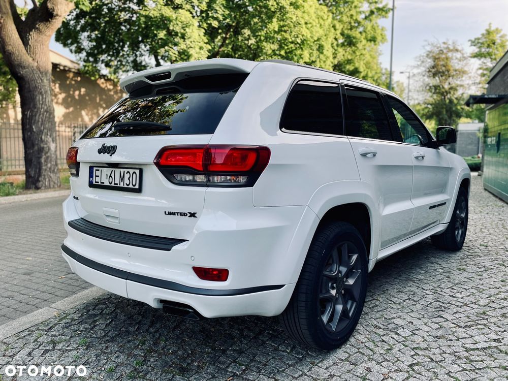 Jeep Grand Cherokee - 26