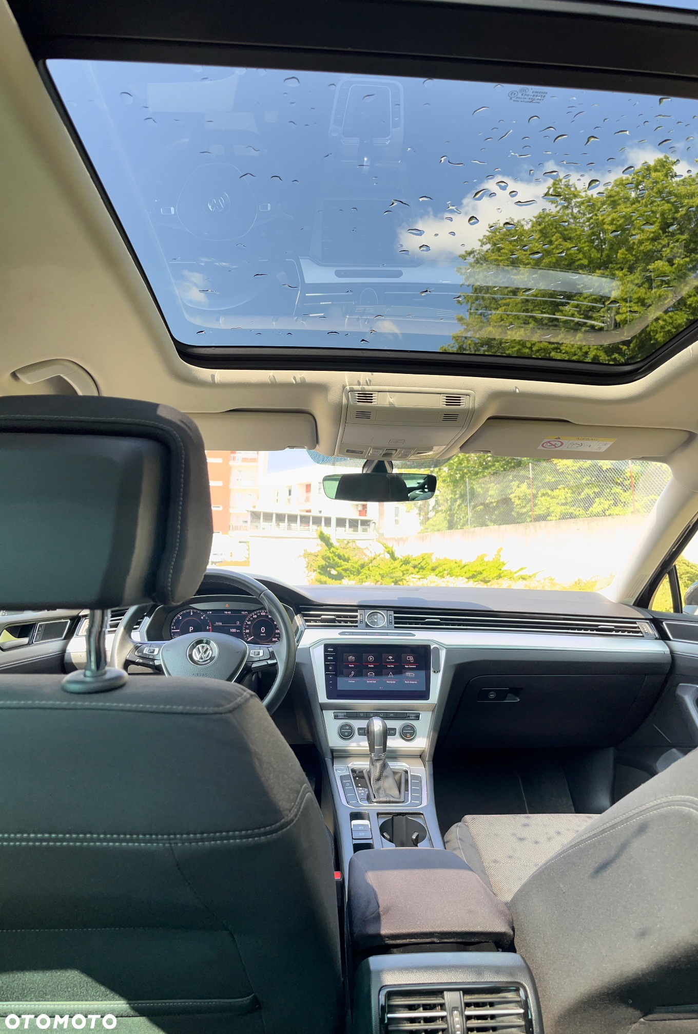 Volkswagen Passat - 11