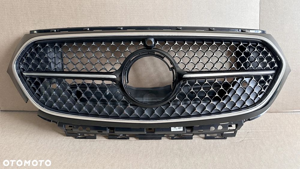 ATRAPA GRILL Mercedes E-klasa W214 AMG Black - pod KAM - 1