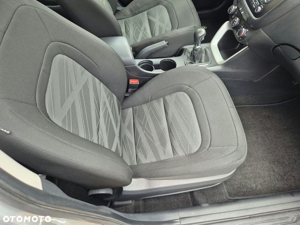 Kia Ceed 1.4 M - 11