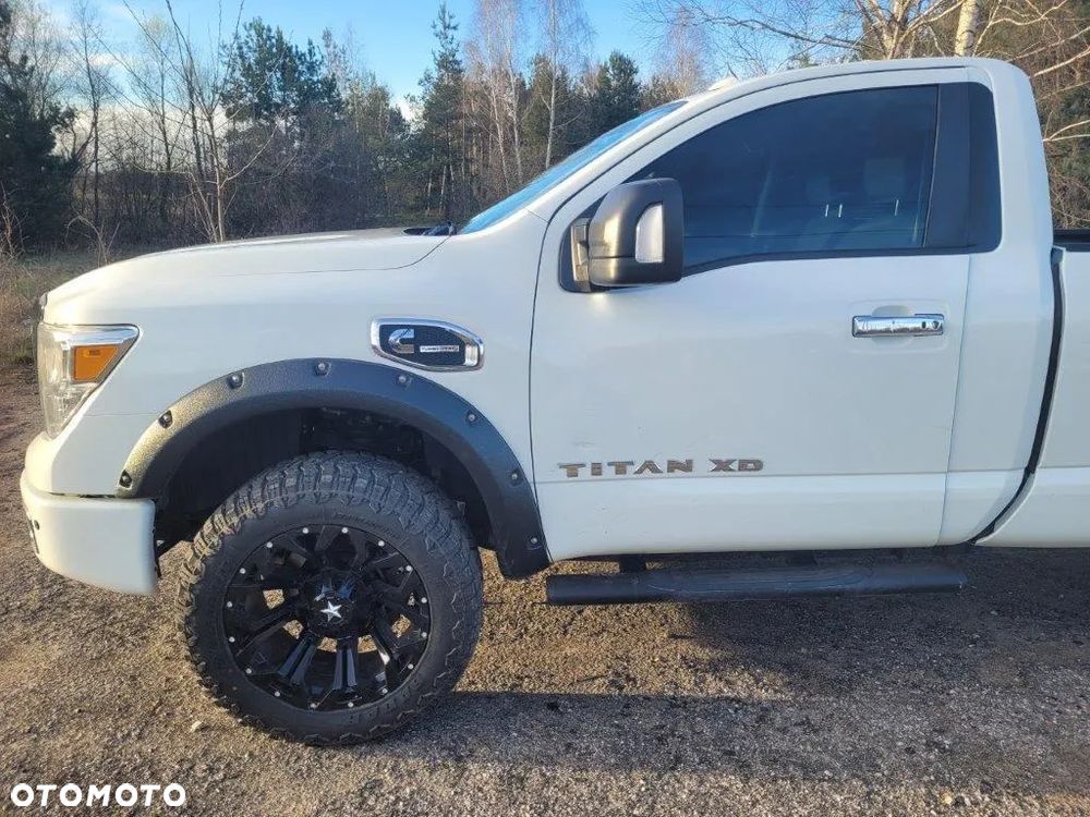 Nissan Titan - 4