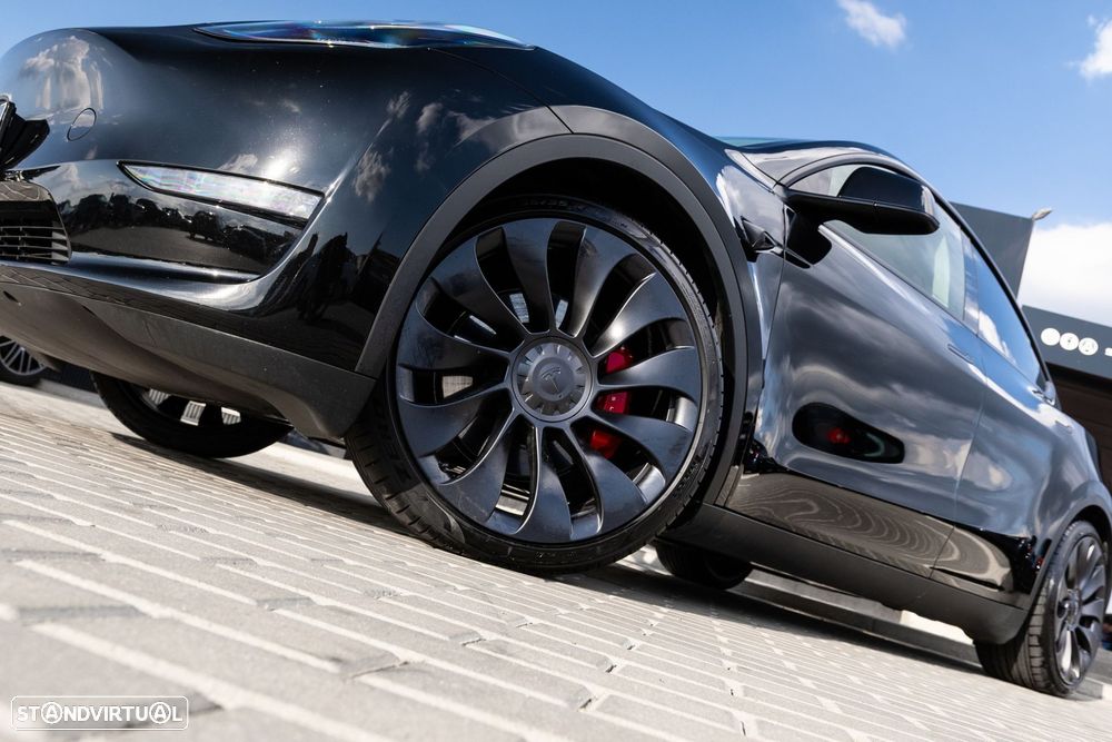 Tesla Model Y Performance Dual Motor AWD - 6