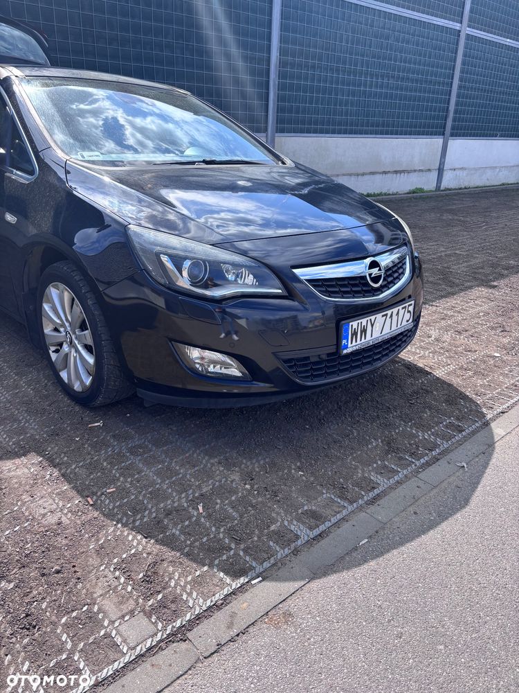 Opel Astra 1.6 T Cosmo - 2