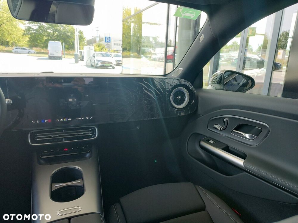 Mercedes-Benz CLA - 16