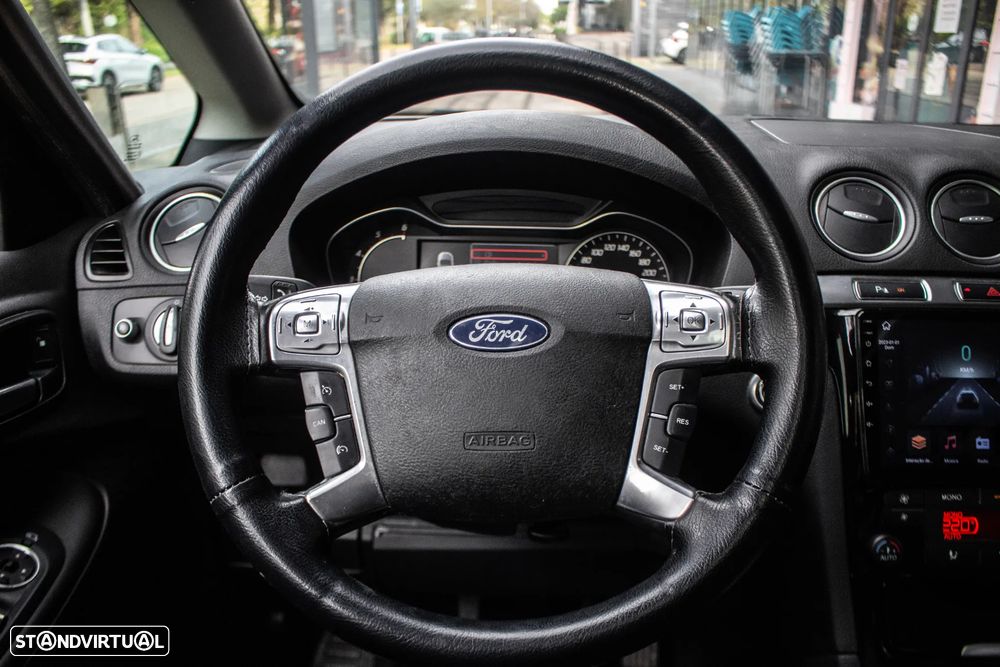 Ford S-Max 2.0 TDCi DPF Titanium - 13