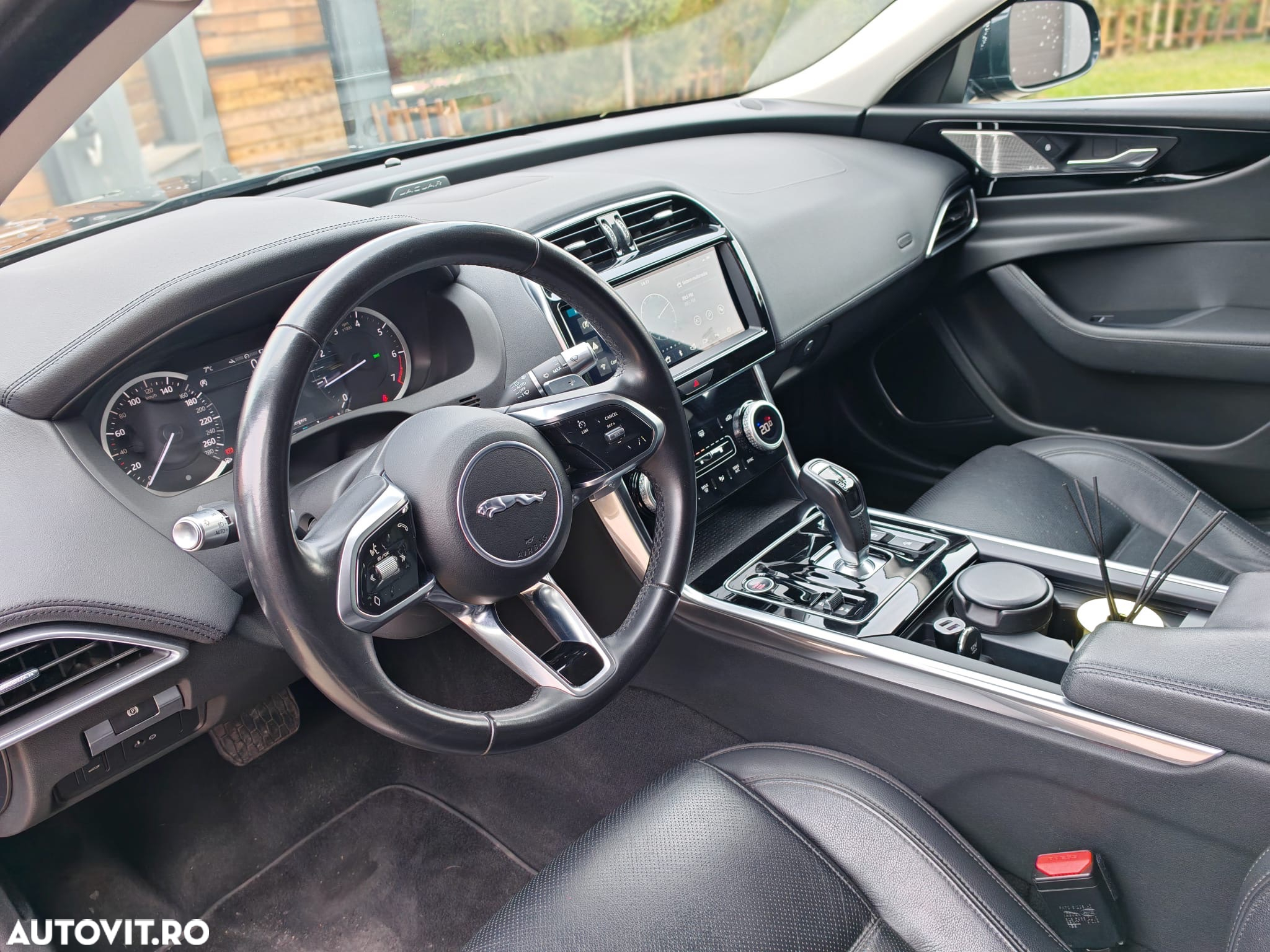 Jaguar XE P250 Aut. S - 17