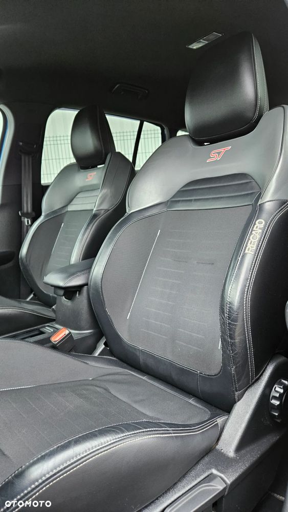 Ford Focus 2.0 EcoBlue S&S ST mit Styling-Paket - 20