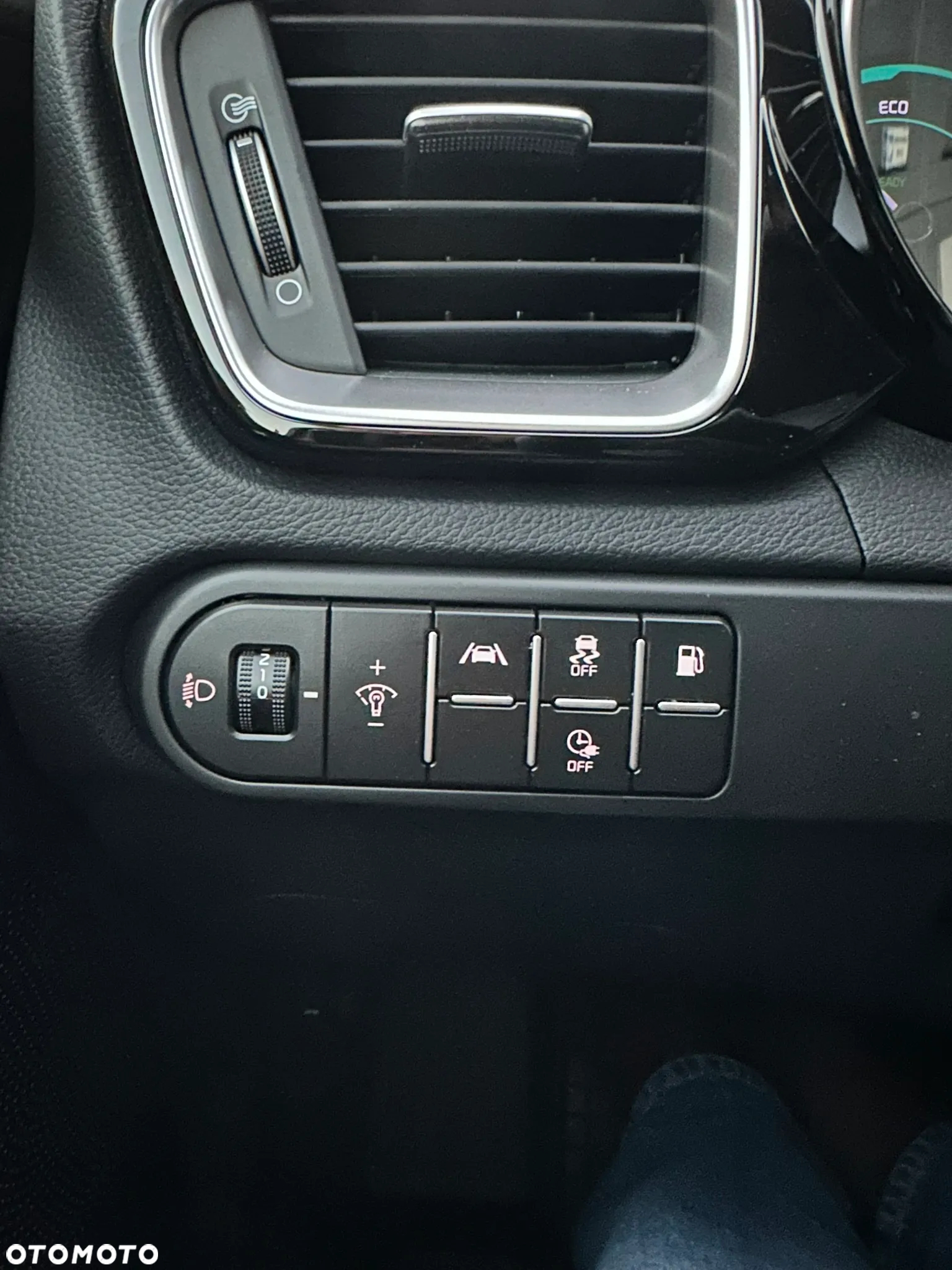 Kia Ceed 1.6 GDI PHEV L DCT - 11