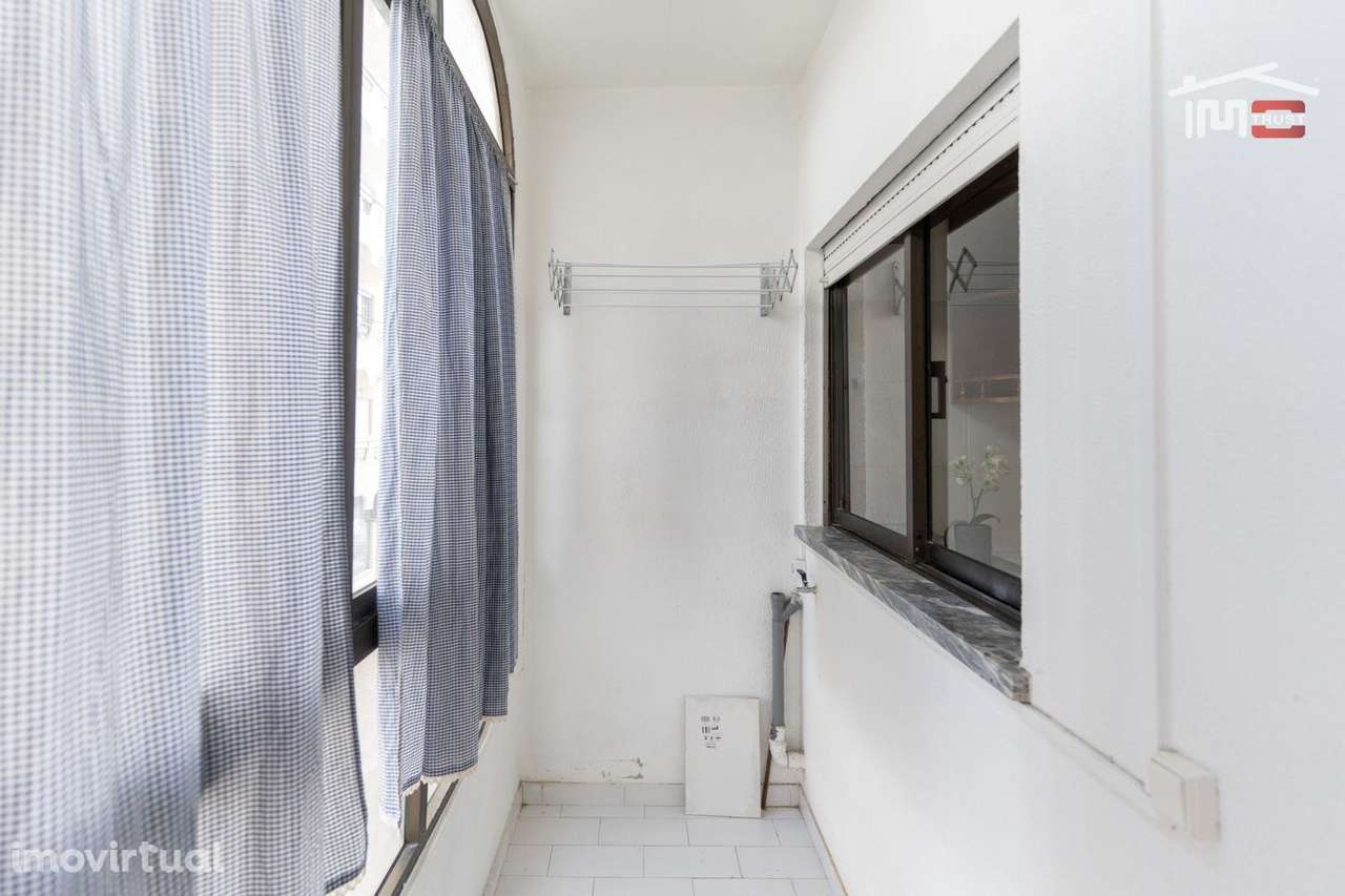 APARTAMENTO T3 MOBILADO COM GARAGEM E ELVADOR ROTUNDA SUL EM FATIMA - Grande imagem: 5/14