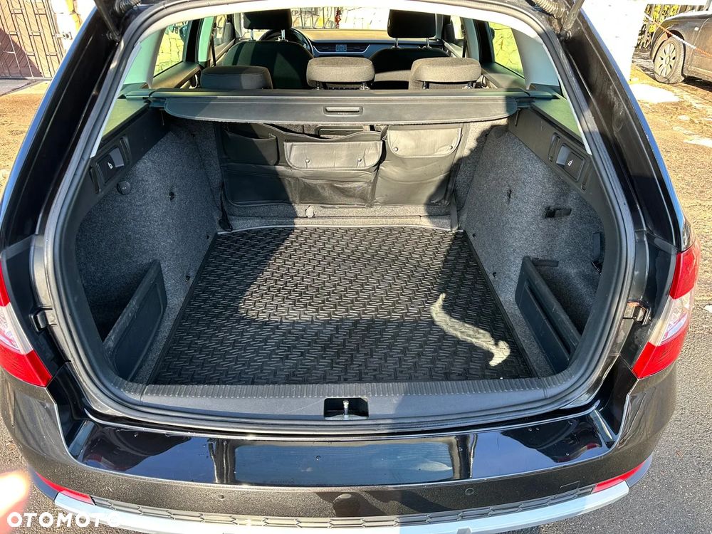 Skoda Octavia Scout 2.0 TDI 4x4 DSG - 19