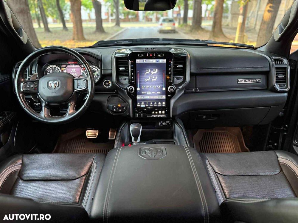 Dodge RAM - 8