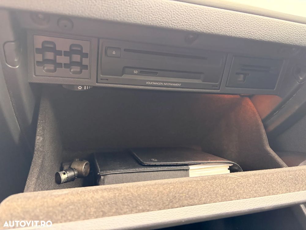 Volkswagen Golf 1.6 TDI DPF BMT Highline - 16