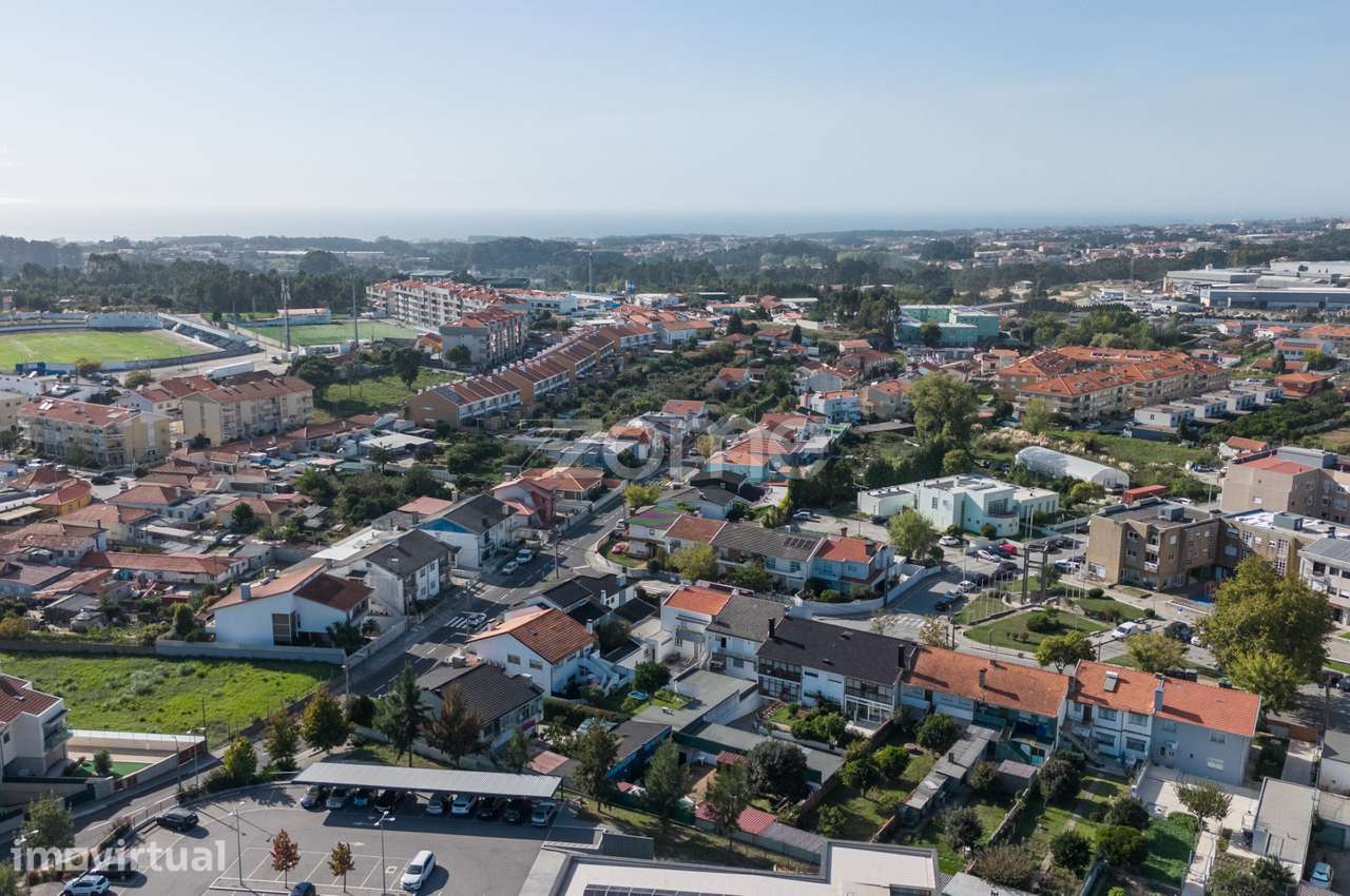 Loja de 105 m² em Canelas, V.N. Gaia, com negócio em funcionamento - Grande imagem: 2/29