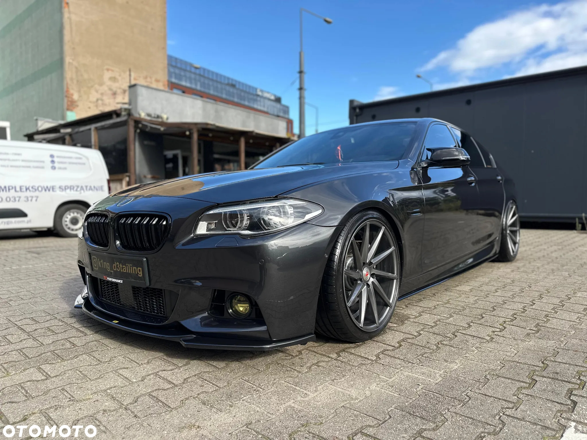 BMW Seria 5 550i - 23