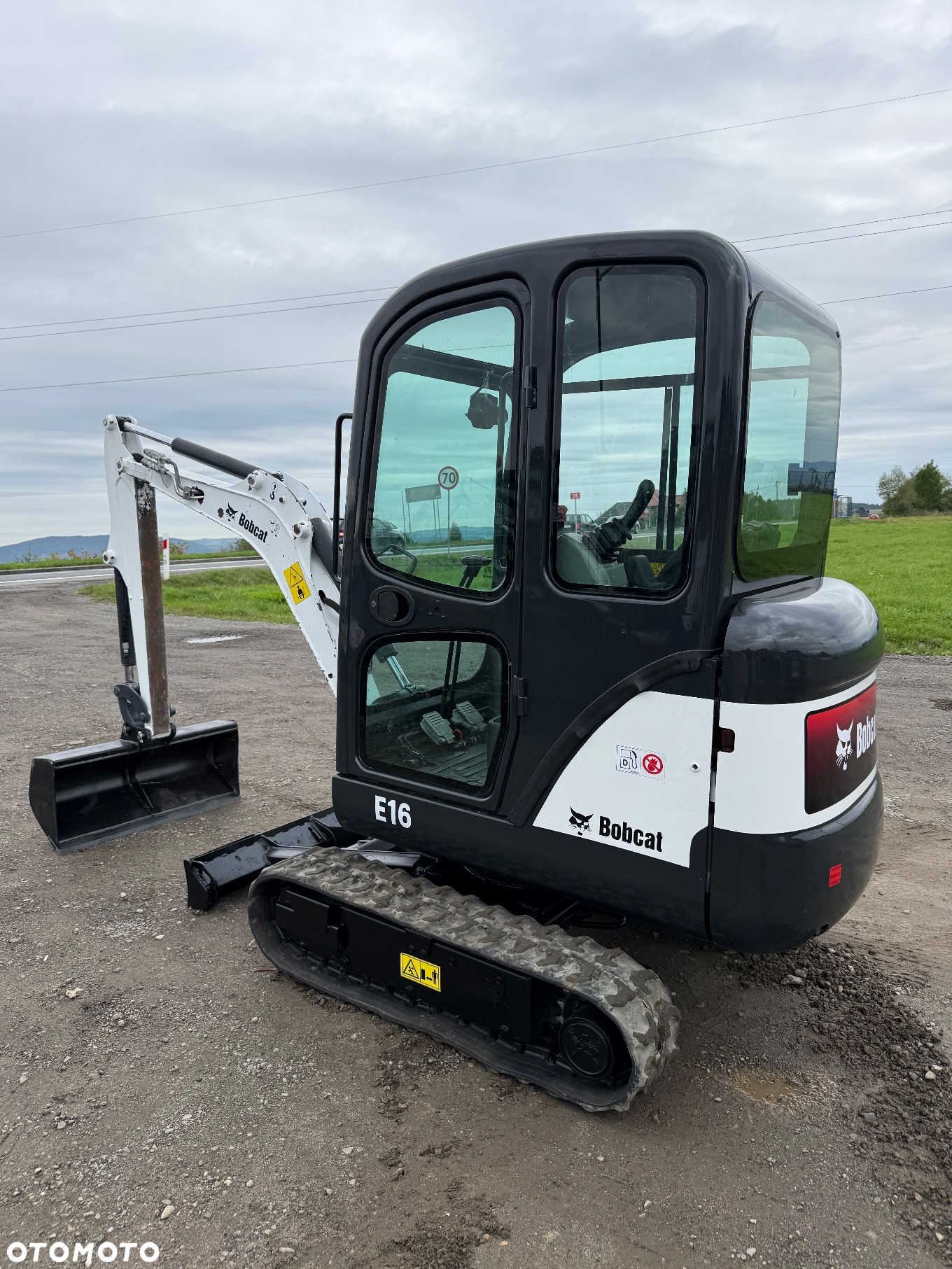Bobcat E16 - 3