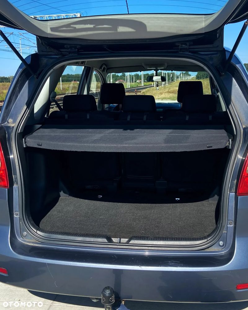 Toyota Corolla Verso - 17