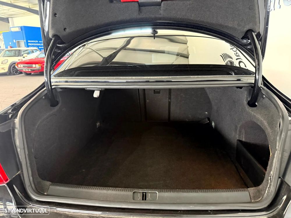 VW Passat CC 2.0 TDi BlueMotion - 11