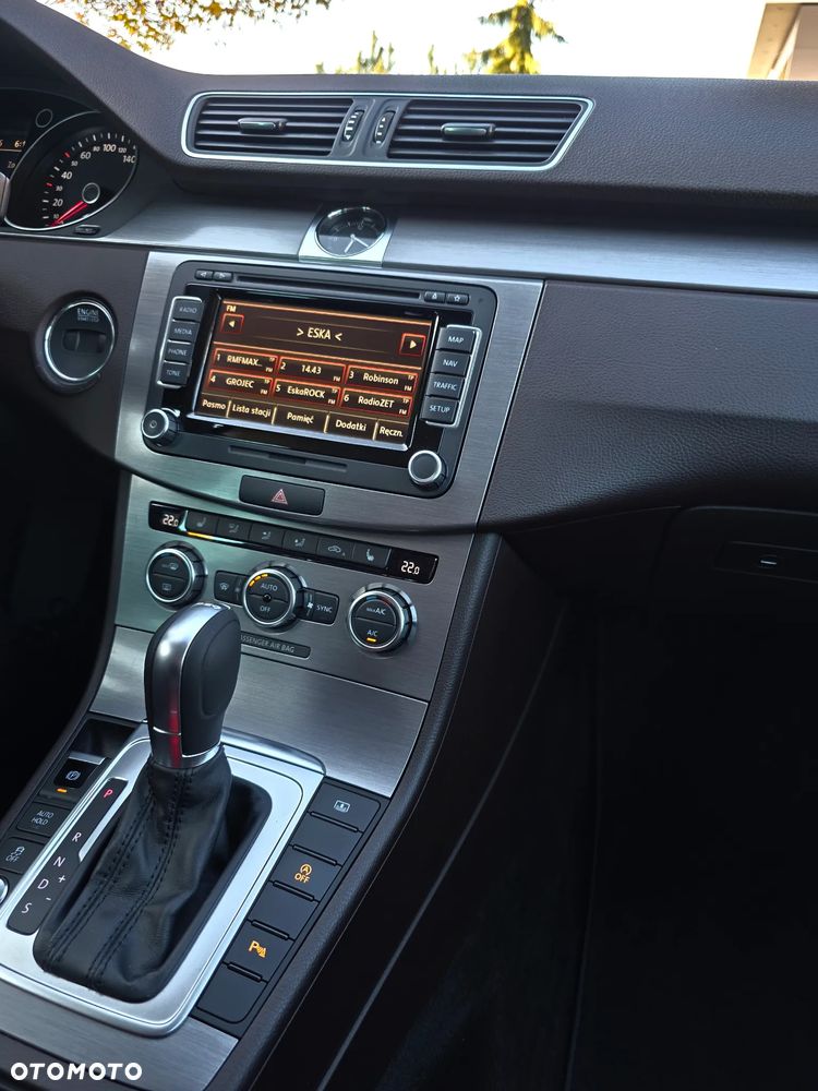 Volkswagen Passat 2.0 TDI Comfortline DSG - 23