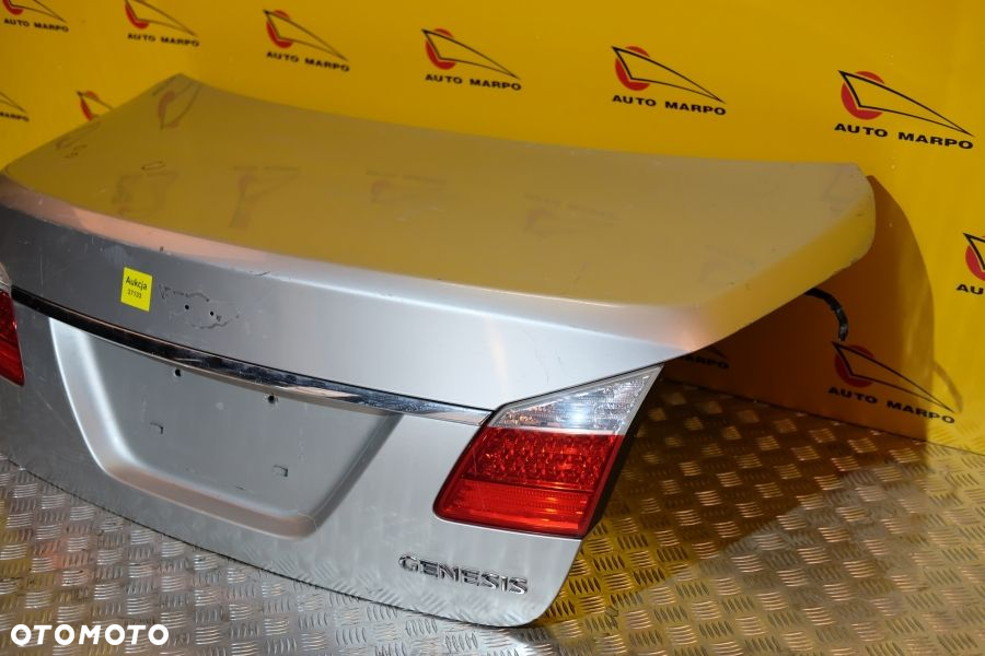 HYUNDAI GENESIS SEDAN 2008-2014 KLAPA TYŁ LAMPA - 3