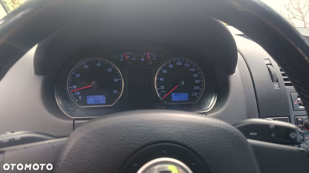 Volkswagen Polo 1.4 16V Fun - 6