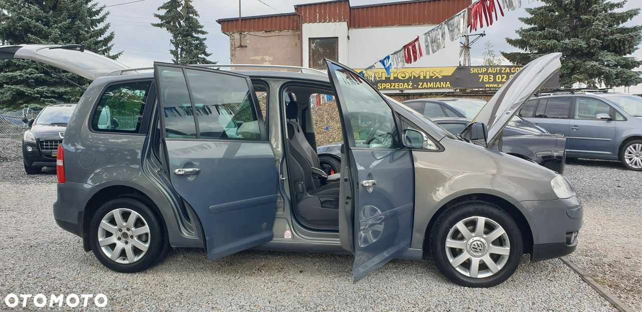 Volkswagen Touran - 21