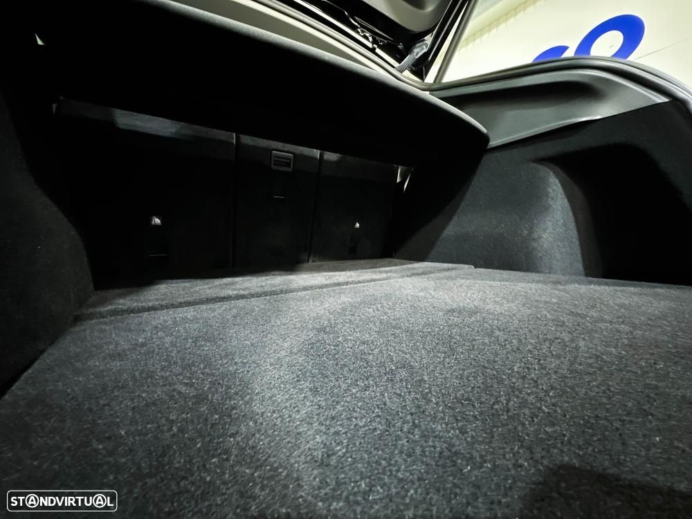 Tesla Model Y Long Range Dual Motor AWD - 56
