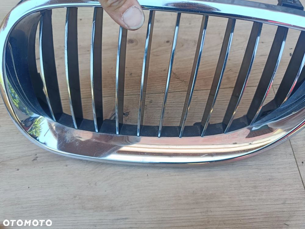BMW E60 E61 NERKA ZDERZAKA MASKI CHROM LEWA ATRAPA GRIL ORYGINAŁ 7065701 - 3